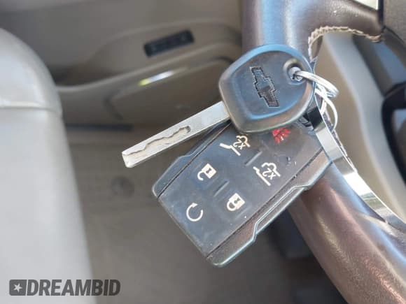 ✅ 2019 Chevrolet Tahoe LT • VIN: 1GNSCBKC0KR325658 • Lot: 43706065. Wystawiony na IAAI z przebiegiem 119 056 mil. Bezpłatny archiwum sprzedaży aukcyjnych z USA i szczegółowy raport historii pojazdu na DreamBid. Zdjęcie 11.