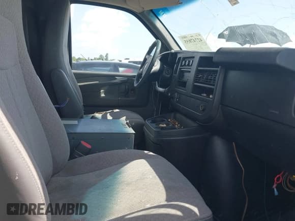 ✅ 2012 Chevrolet Express Cargo • VIN: 1GCWGFCA6C1166700 • Lot: 42747855. Wystawiony na IAAI z przebiegiem Nie podano. Bezpłatny archiwum sprzedaży aukcyjnych z USA i szczegółowy raport historii pojazdu na DreamBid. Zdjęcie 5.