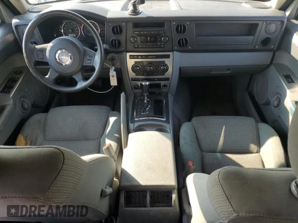 ✅ 2007 Jeep Commander Sport • VIN: 1J8HG48K67C576849 • Lot: 70675765. Wystawiony na Copart z przebiegiem 203 701 mil. Bezpłatny archiwum sprzedaży aukcyjnych z USA i szczegółowy raport historii pojazdu na DreamBid. Zdjęcie 8.