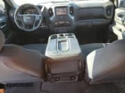 ✅ 2020 Chevrolet Silverado 1500 Custom • VIN: 1GCUYBEF1LZ260720 • Lot: 73553114. Wystawiony na Copart z przebiegiem 179 907 mil. Bezpłatny archiwum sprzedaży aukcyjnych z USA i szczegółowy raport historii pojazdu na DreamBid. Zdjęcie 8.