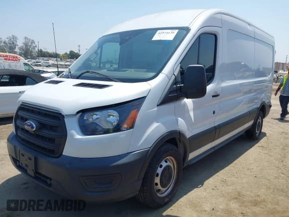 ✅ 2020 Ford Transit Cargo • VIN: 1FTBR1C88LKA05087 • Лот: 42974139. Опубликован ранее на IAAI с пробегом Не указан. Бесплатный доступ к архиву аукционных продаж из США и подробный отчёт об истории автомобиля на DreamBid. Изображение 2.