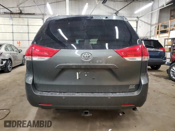✅ 2013 Toyota Sienna XLE • VIN: 5TDDK3DC9DS069306 • Лот: 51390615. Опубликован ранее на Copart с пробегом 112 855 миль. Бесплатный доступ к архиву аукционных продаж из США и подробный отчёт об истории автомобиля на DreamBid. Изображение 6.