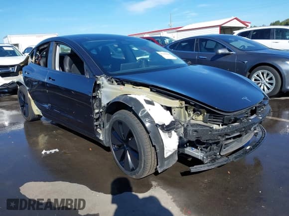 ✅ 2024 Tesla Model 3 • VIN: 5YJ3E1EA5RF756542 • Lot: 43397966. Wystawiony na IAAI z przebiegiem 20 822 mil. Bezpłatny archiwum sprzedaży aukcyjnych z USA i szczegółowy raport historii pojazdu na DreamBid. Zdjęcie 1.