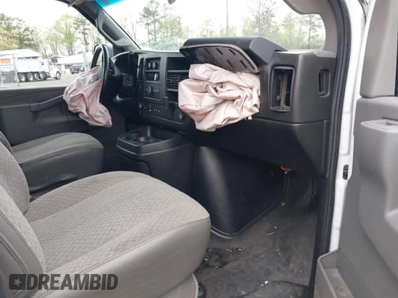 ✅ 2021 Chevrolet Express Cargo • VIN: 1GCWGAF71M1154667 • Lot: 41994343. Listed on IAAI with 94,524 mi. Free auction sales archive from the USA and detailed vehicle history report at DreamBid. Image 5.