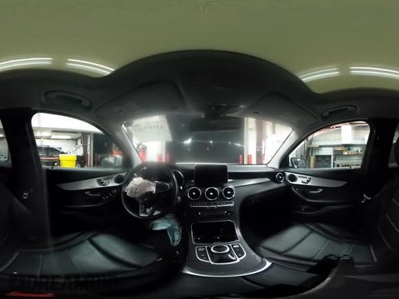 ✅ 2019 Mercedes-Benz GLC 300 • VIN: WDC0G4JB9K1002369 • Lot: 43187403. Listed on IAAI with 95,067 mi. Free auction sales archive from the USA and detailed vehicle history report at DreamBid. Image 18.