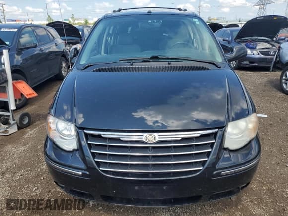 ✅ 2007 Chrysler Town & Country Limited • VIN: 2A8GP64L37R144779 • Lot: 64186295. Listed on Copart with 100,258 mi. Free auction sales archive from the USA and detailed vehicle history report at DreamBid. Image 5.