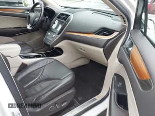 ✅ 2017 Lincoln MKC Select • VIN: 5LMTJ2DHXHUL54899 • Lot: 43449076. Listed on IAAI with 98,485 mi. Free auction sales archive from the USA and detailed vehicle history report at DreamBid. Image 5.