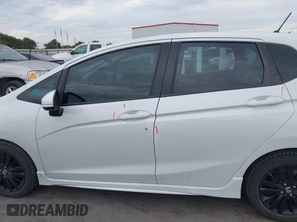 ✅ 2020 Honda Fit Sport • VIN: 3HGGK5H69LM715117 • Lot: 42842282. Wystawiony na IAAI z przebiegiem 59 359 mil. Bezpłatny archiwum sprzedaży aukcyjnych z USA i szczegółowy raport historii pojazdu na DreamBid. Zdjęcie 14.