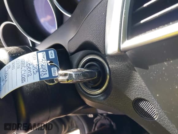 ✅ 2013 Mercedes-Benz C 250 Sport • VIN: WDDGF4HB5DA869063 • Lot: 42740089. Wystawiony na IAAI z przebiegiem 141 781 mil. Bezpłatny archiwum sprzedaży aukcyjnych z USA i szczegółowy raport historii pojazdu na DreamBid. Zdjęcie 11.