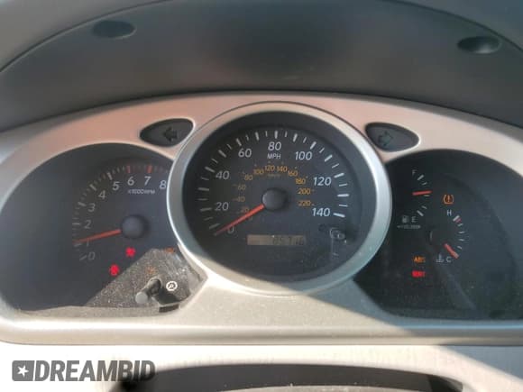 ✅ 2004 Toyota Highlander • VIN: JTEGP21A740037089 • Lot: 86706445. Wystawiony na Copart z przebiegiem 85 716 mil. Bezpłatny archiwum sprzedaży aukcyjnych z USA i szczegółowy raport historii pojazdu na DreamBid. Zdjęcie 9.