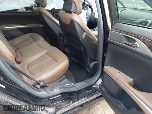 ✅ 2016 Lincoln MKZ • VIN: 3LN6L2JK8GR615429 • Lot: 42189000. Wystawiony na IAAI z przebiegiem 119 703 mil. Bezpłatny archiwum sprzedaży aukcyjnych z USA i szczegółowy raport historii pojazdu na DreamBid. Zdjęcie 8.