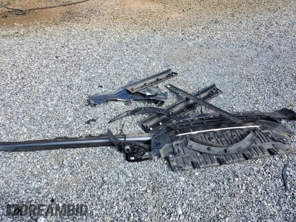 ✅ 2024 Nissan Sentra SR • VIN: 3N1AB8DV5RY284797 • Lot: 85764845. Listed on Copart with 17,101 mi. Free auction sales archive from the USA and detailed vehicle history report at DreamBid. Image 12.