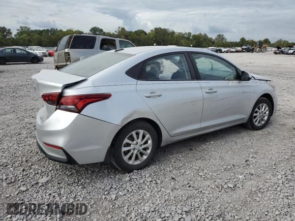 ✅ 2018 Hyundai Accent SEL • VIN: 3KPC24A32JE018581 • Лот: 73327424. Опубликован ранее на Copart с пробегом 81 198 миль. Бесплатный доступ к архиву аукционных продаж из США и подробный отчёт об истории автомобиля на DreamBid. Изображение 3.