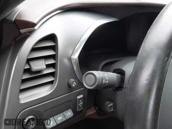 2014 Chevrolet Corvette Z51 3LT z VIN 1G1YM3D70E5400451, wystawiony jako IAAI lot #42990225 z przebiegiem Nie podano mil oraz . Historia ofert i sprzedaży dostępna na DreamBid. Obrazek 7.