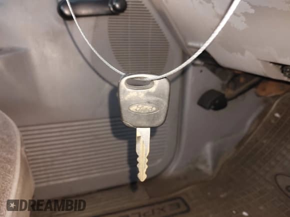 ✅ 1998 Ford Explorer XL • VIN: 1FMZU34X4WZB02082 • Lot: 43668532. Wystawiony na IAAI z przebiegiem 117 694 mil. Bezpłatny archiwum sprzedaży aukcyjnych z USA i szczegółowy raport historii pojazdu na DreamBid. Zdjęcie 11.