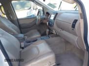 ✅ 2010 Nissan Frontier SE • VIN: 1N6AD0ER9AC438013 • Lot: 41852387. Wystawiony na IAAI z przebiegiem 200 220 mil. Bezpłatny archiwum sprzedaży aukcyjnych z USA i szczegółowy raport historii pojazdu na DreamBid. Zdjęcie 5.