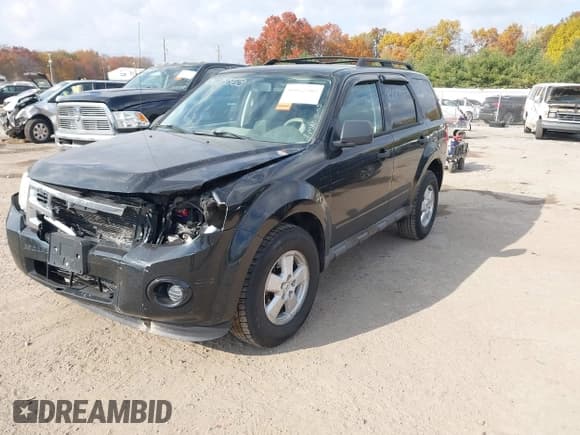 ✅ 2010 Ford Escape XLS • VIN: 1FMCU9C74AKC59106 • Лот: 43625563. Опубликован ранее на IAAI с пробегом Не указан. Бесплатный доступ к архиву аукционных продаж из США и подробный отчёт об истории автомобиля на DreamBid. Изображение 2.