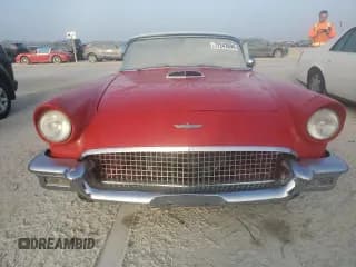 ✅ 1957 Ford Thunderbird • VIN: D7FH286272 • Лот: 77243694. Опубликован ранее на Copart с пробегом 19 878 миль. Бесплатный доступ к архиву аукционных продаж из США и подробный отчёт об истории автомобиля на DreamBid. Изображение 5.