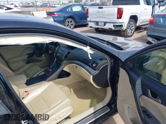 ✅ 2010 Acura TSX • VIN: JH4CU2F68AC036090 • Лот: 42358511. Опубликован ранее на IAAI с пробегом 222 440 миль. Бесплатный доступ к архиву аукционных продаж из США и подробный отчёт об истории автомобиля на DreamBid. Изображение 5.