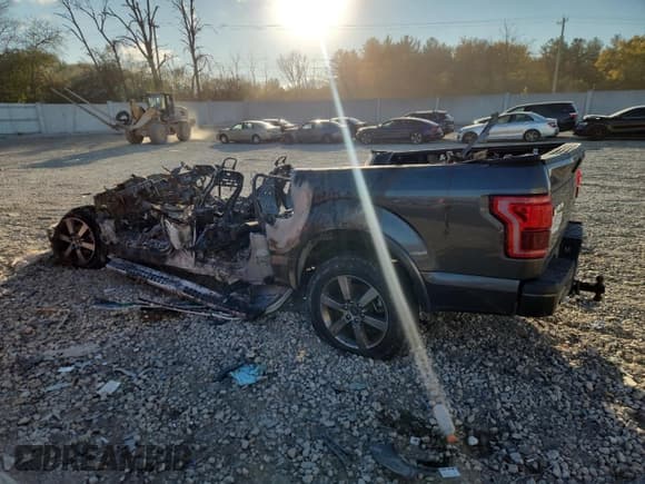 ✅ 2015 Ford F-150 Lariat • VIN: 1FTEW1EG5FFB83837 • Лот: 90602525. Опубликован ранее на Copart с пробегом Не указан. Бесплатный доступ к архиву аукционных продаж из США и подробный отчёт об истории автомобиля на DreamBid. Изображение 2.