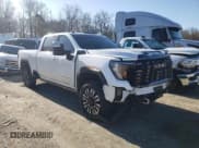 ✅ 2024 GMC Sierra 2500HD Denali Ultimate • VIN: 1GT49XEY8RF349576 • Lot: 49792095. Wystawiony na Copart z przebiegiem Nie podano. Bezpłatny archiwum sprzedaży aukcyjnych z USA i szczegółowy raport historii pojazdu na DreamBid. Zdjęcie 4.