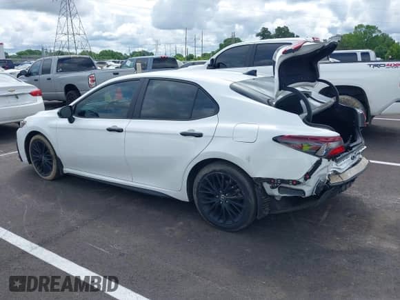 2022 Toyota Camry SE z VIN 4T1T11AK3NU066747, wystawiony jako IAAI lot #42347249 z przebiegiem 112 765 mil mil oraz . Historia ofert i sprzedaży dostępna na DreamBid. Obrazek 14.