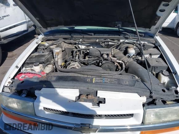 ✅ 1998 Chevrolet Blazer LS • VIN: 1GNDT13W3W2134200 • Lot: 43657607. Wystawiony na IAAI z przebiegiem Nie podano. Bezpłatny archiwum sprzedaży aukcyjnych z USA i szczegółowy raport historii pojazdu na DreamBid. Zdjęcie 10.