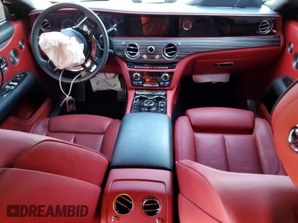 ✅ 2021 Rolls-Royce Ghost • VIN: SCATV0C09MU204490 • Lot: 81747624. Wystawiony na Copart z przebiegiem Nie podano. Bezpłatny archiwum sprzedaży aukcyjnych z USA i szczegółowy raport historii pojazdu na DreamBid. Zdjęcie 8.