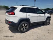 ✅ 2016 Jeep Cherokee Trailhawk • VIN: 1C4PJMBS3GW102000 • Лот: 60866505. Опубликован ранее на Copart с пробегом 120 985 миль. Бесплатный доступ к архиву аукционных продаж из США и подробный отчёт об истории автомобиля на DreamBid. Изображение 3.