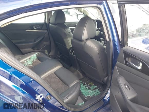 ✅ 2017 Nissan Maxima SV • VIN: 1N4AA6AP4HC394053 • Lot: 43640181. Listed on IAAI with 167,405 mi. Free auction sales archive from the USA and detailed vehicle history report at DreamBid. Image 8.