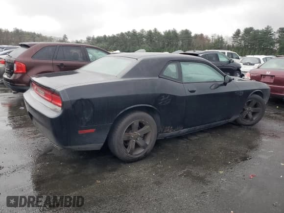 ✅ 2013 Dodge Challenger SXT • VIN: 2C3CDYAG6DH692475 • Lot: 82347434. Wystawiony na Copart z przebiegiem 247 466 mil. Bezpłatny archiwum sprzedaży aukcyjnych z USA i szczegółowy raport historii pojazdu na DreamBid. Zdjęcie 3.