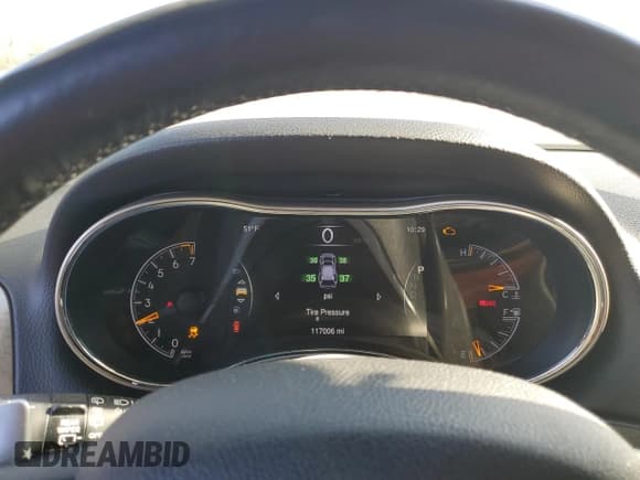 ✅ 2015 Jeep Grand Cherokee Laredo • VIN: 1C4RJFAG7FC724763 • Lot: 91627395. Listed on Copart with 117,006 mi. Free auction sales archive from the USA and detailed vehicle history report at DreamBid. Image 9.