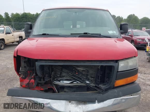 ✅ 2011 GMC Savana • VIN: 1GTZ7TCA8B1106105 • Lot: 42477524. Wystawiony na IAAI z przebiegiem 289 292 mil. Bezpłatny archiwum sprzedaży aukcyjnych z USA i szczegółowy raport historii pojazdu na DreamBid. Zdjęcie 13.