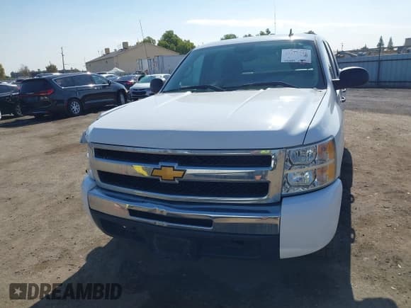 ✅ 2011 Chevrolet Silverado 1500 LS • VIN: 3GCPCREA5BG408018 • Lot: 43217341. Wystawiony na IAAI z przebiegiem 190 884 mil. Bezpłatny archiwum sprzedaży aukcyjnych z USA i szczegółowy raport historii pojazdu na DreamBid. Zdjęcie 12.