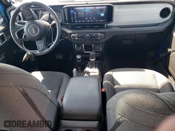 ✅ 2024 Jeep Gladiator Sport • VIN: 1C6JJTAG3RL123552 • Lot: 62649885. Wystawiony na Copart z przebiegiem 4 304 mil. Bezpłatny archiwum sprzedaży aukcyjnych z USA i szczegółowy raport historii pojazdu na DreamBid. Zdjęcie 8.