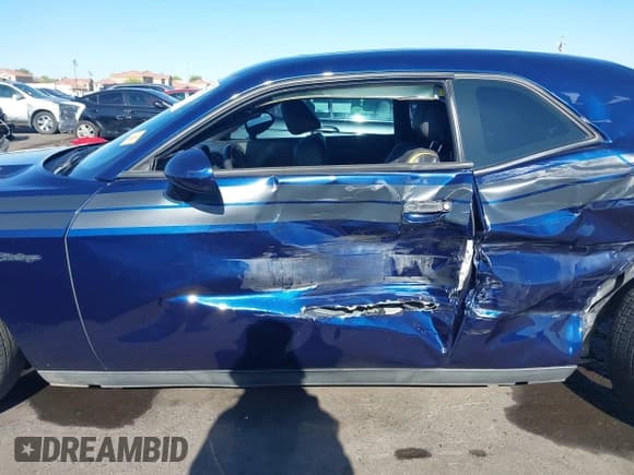 ✅ 2013 Dodge Challenger R/T Classic • VIN: 2C3CDYBT5DH611493 • Lot: 42227574. Wystawiony na IAAI z przebiegiem 76 907 mil. Bezpłatny archiwum sprzedaży aukcyjnych z USA i szczegółowy raport historii pojazdu na DreamBid. Zdjęcie 14.