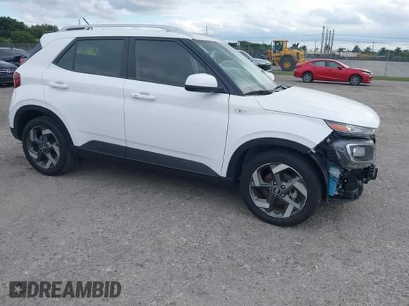 ✅ 2024 Hyundai Venue SEL • VIN: KMHRC8A30RU285015 • Lot: 41362985. Listed on IAAI with 2,956 mi. Free auction sales archive from the USA and detailed vehicle history report at DreamBid. Image 1.