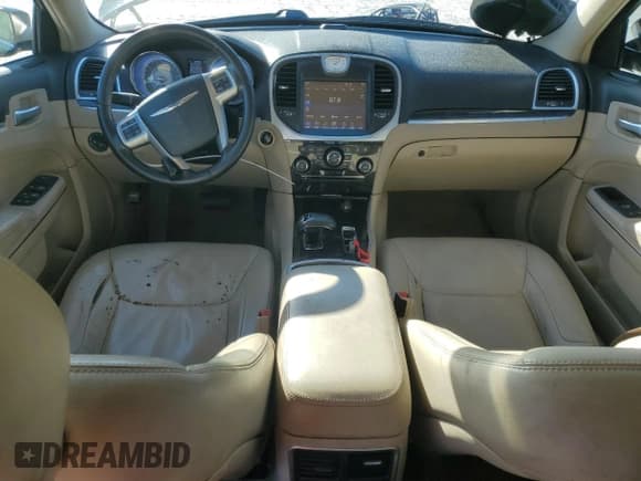 ✅ 2014 Chrysler 300 • VIN: 2C3CCAAG9EH255582 • Лот: 92705375. Опубликован ранее на Copart с пробегом 113 653 миль. Бесплатный доступ к архиву аукционных продаж из США и подробный отчёт об истории автомобиля на DreamBid. Изображение 8.