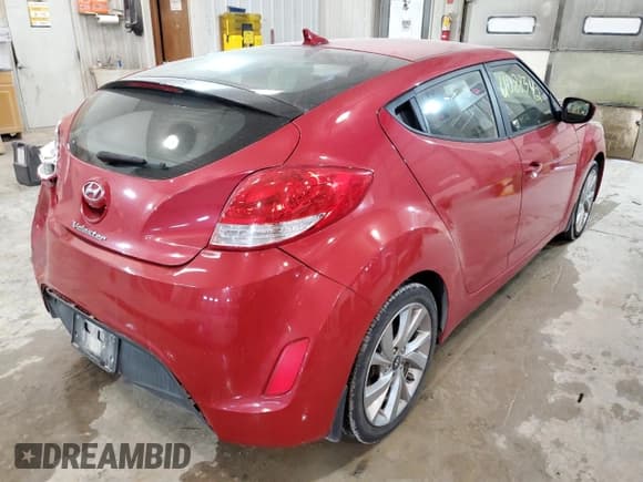 ✅ 2016 Hyundai Veloster • VIN: KMHTC6AD3GU299703 • Lot: 70024943. Wystawiony na Copart z przebiegiem 82 933 mil. Bezpłatny archiwum sprzedaży aukcyjnych z USA i szczegółowy raport historii pojazdu na DreamBid. Zdjęcie 4.