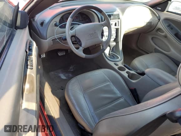 ✅ 2004 Ford Mustang Deluxe • VIN: 1FAFP444X4F126207 • Лот: 85910694. Опубликован ранее на Copart с пробегом 130 524 миль. Бесплатный доступ к архиву аукционных продаж из США и подробный отчёт об истории автомобиля на DreamBid. Изображение 8.