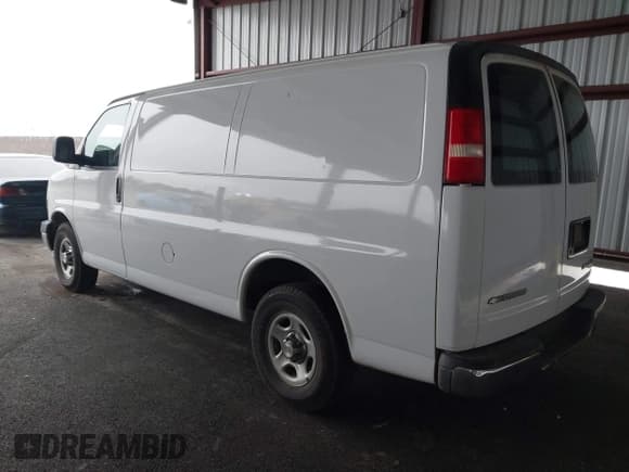✅ 2003 Chevrolet Express Cargo • VIN: 1GCFG15X031185716 • Lot: 43864128. Wystawiony na IAAI z przebiegiem 199 237 mil. Bezpłatny archiwum sprzedaży aukcyjnych z USA i szczegółowy raport historii pojazdu na DreamBid. Zdjęcie 3.