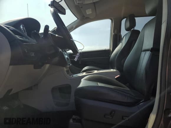 ✅ 2015 Dodge Grand Caravan Crew Plus • VIN: 2C4RDGDG1FR568140 • Lot: 68220774. Wystawiony na Copart z przebiegiem 148 814 mil. Bezpłatny archiwum sprzedaży aukcyjnych z USA i szczegółowy raport historii pojazdu na DreamBid. Zdjęcie 7.