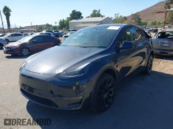 ✅ 2024 Tesla Model Y Long Range • VIN: 7SAYGDEE6RF086930 • Lot: 43453117. Listed on IAAI with Not provided. Free auction sales archive from the USA and detailed vehicle history report at DreamBid. Image 2.
