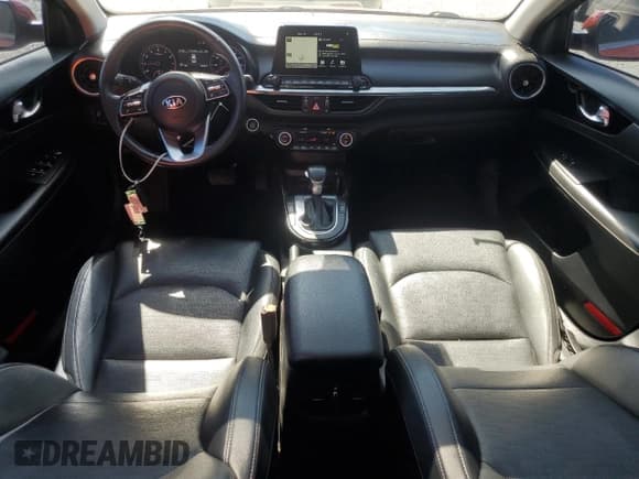 ✅ 2019 Kia Forte EX • VIN: 3KPF54AD1KE084828 • Лот: 81660705. Опубликован ранее на Copart с пробегом 83 706 миль. Бесплатный доступ к архиву аукционных продаж из США и подробный отчёт об истории автомобиля на DreamBid. Изображение 8.