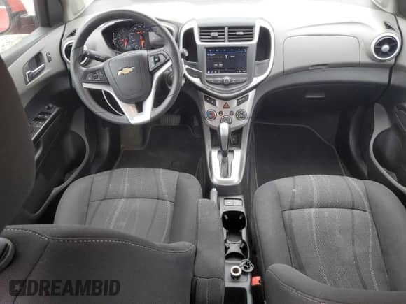✅ 2018 Chevrolet Sonic LT • VIN: 1G1JD5SH1J4129621 • Лот: 69932105. Размещён на Copart с пробегом 94 373 миль миль. Получите бесплатный доступ к архиву аукционных продаж из США и посмотрите подробный отчёт об истории автомобиля на DreamBid. Изображение 8.