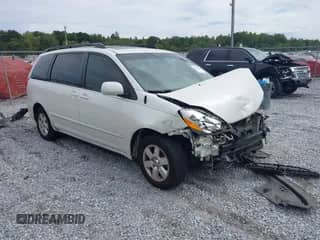 2010 Toyota Sienna XLE с VIN 5TDYK4CC3AS330112, выставлен на аукционе IAAI как лот 43295737 с пробегом 229 430 миль миль и . История ставок и продаж доступна на DreamBid. Изображение 1.