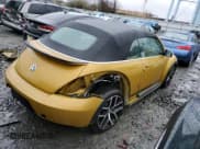 ✅ 2017 Volkswagen Beetle • VIN: 3VWT17AT9HM800183 • Лот: 68560522. Опубликован ранее на Copart с пробегом 61 814 миль. Бесплатный доступ к архиву аукционных продаж из США и подробный отчёт об истории автомобиля на DreamBid. Изображение 3.