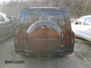 ✅ 2023 Land Rover Defender X-Dynamic SE • VIN: SALE2FEUXP2203144 • Lot: 82884024. Wystawiony na Copart z przebiegiem Nie podano. Bezpłatny archiwum sprzedaży aukcyjnych z USA i szczegółowy raport historii pojazdu na DreamBid. Zdjęcie 6.