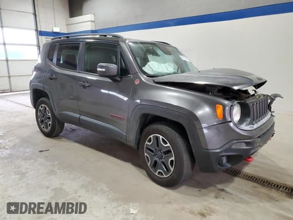 ✅ 2017 Jeep Renegade Trailhawk • VIN: ZACCJBCB9HPG20693 • Lot: 86574834. Listed on Copart with 81,235 mi. Free auction sales archive from the USA and detailed vehicle history report at DreamBid. Image 4.
