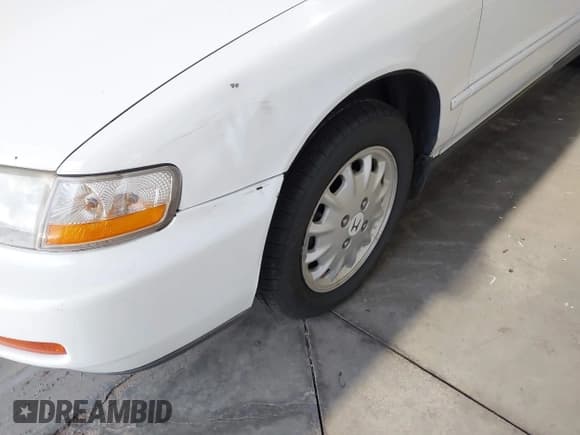 ✅ 1997 Honda Accord EX • VIN: 1HGCD5661VA255270 • Lot: 43117007. Wystawiony na IAAI z przebiegiem 181 720 mil. Bezpłatny archiwum sprzedaży aukcyjnych z USA i szczegółowy raport historii pojazdu na DreamBid. Zdjęcie 12.